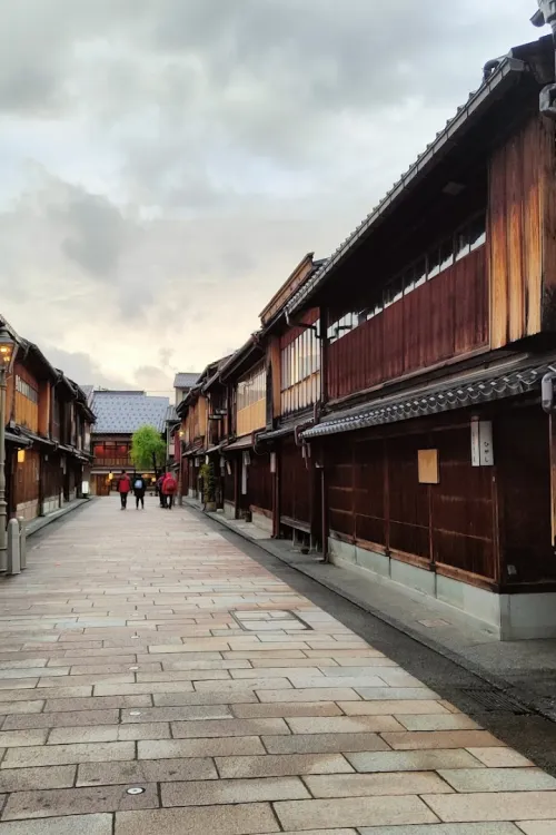 Kazuemachi Chaya District